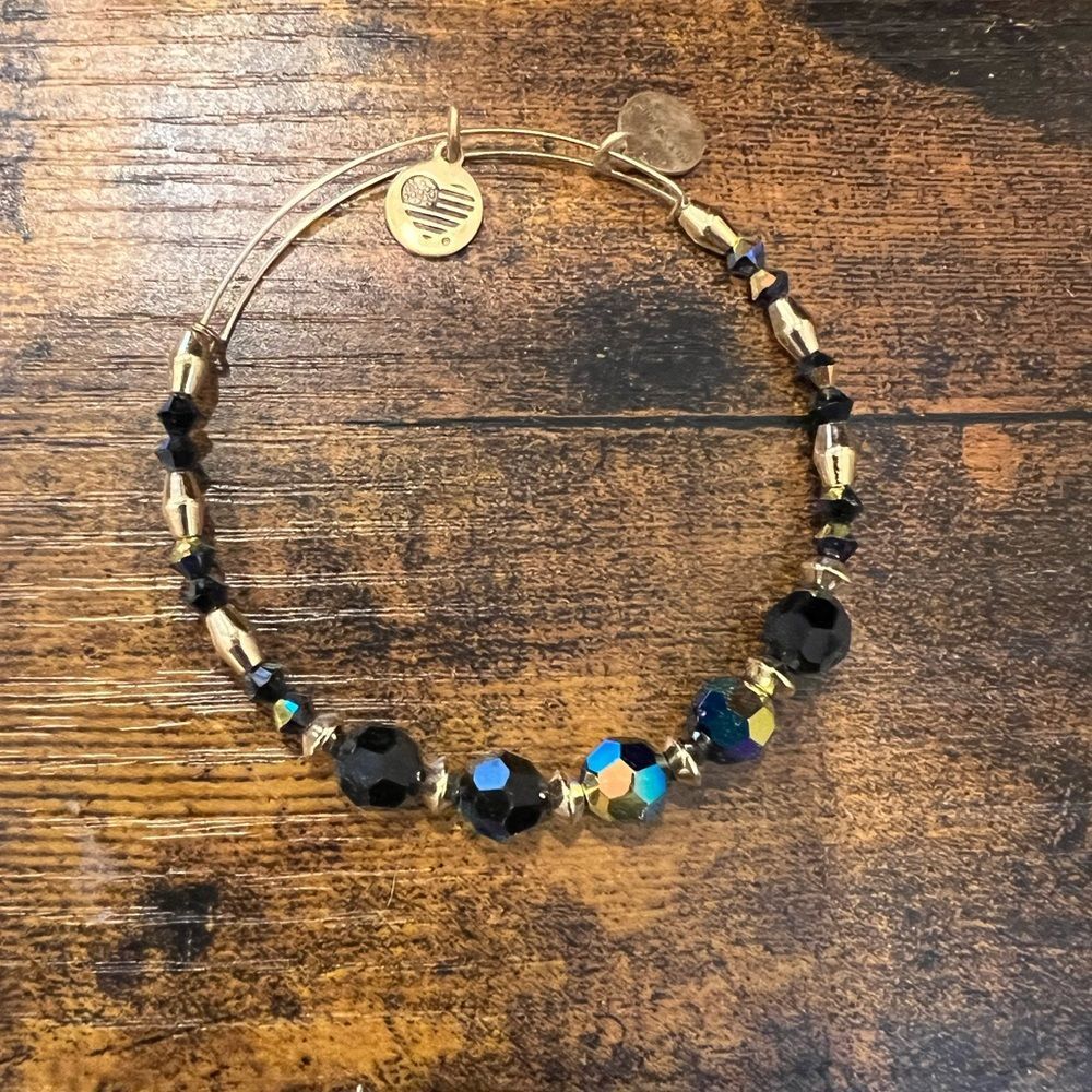 Nwot Alex And Ani Swarovski Beaded Bangle Bracelet